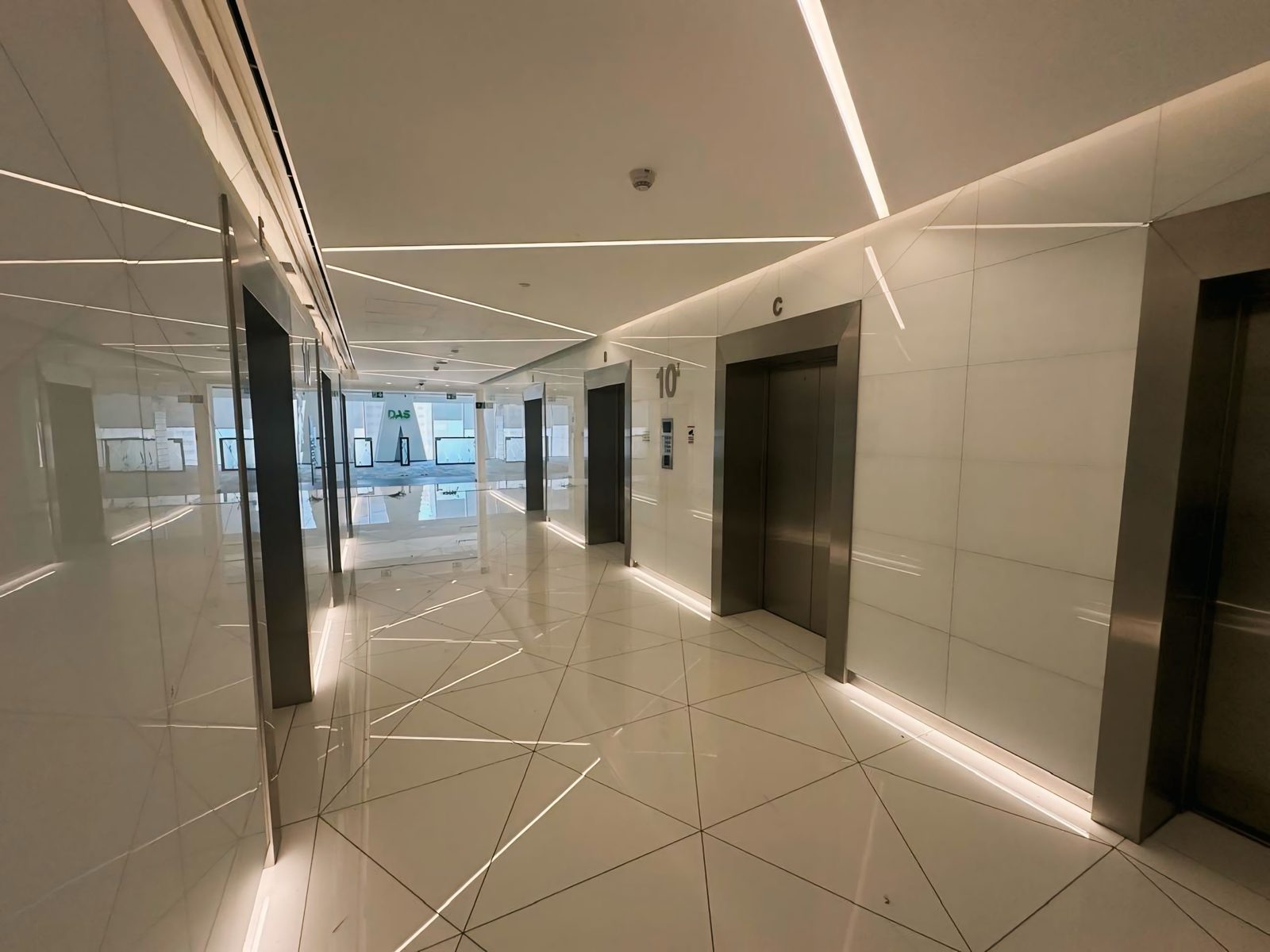 DAS Dubai Office workspace